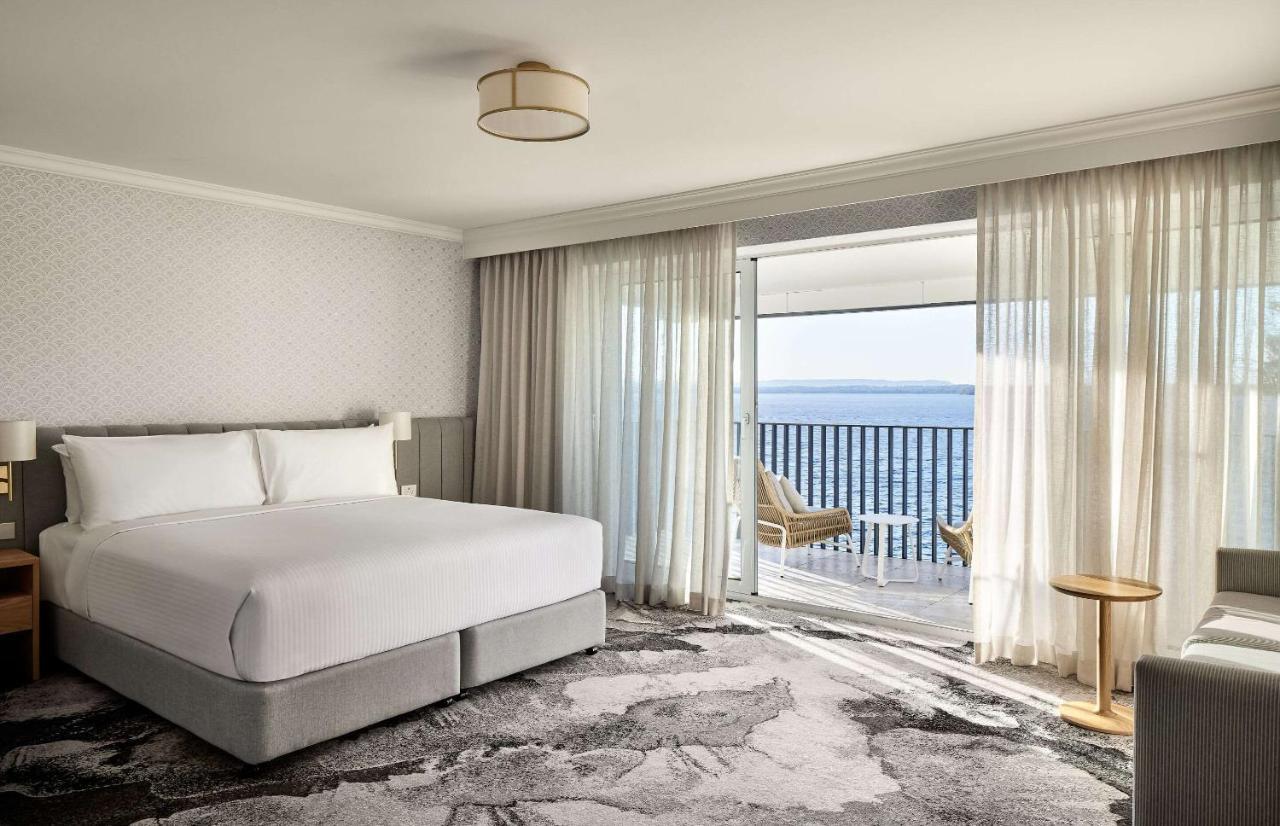 The Beachcomber Hotel & Resort, Ascend Hotel Collection Токли Экстерьер фото A bedroom at the InterContinental
