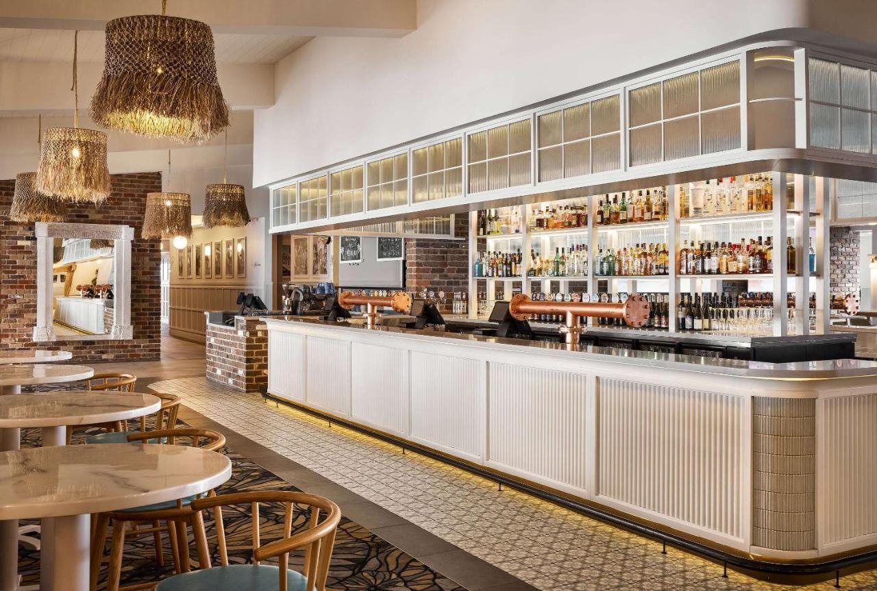 The Beachcomber Hotel & Resort, Ascend Hotel Collection Токли Экстерьер фото The bar at the Riverbank Suite